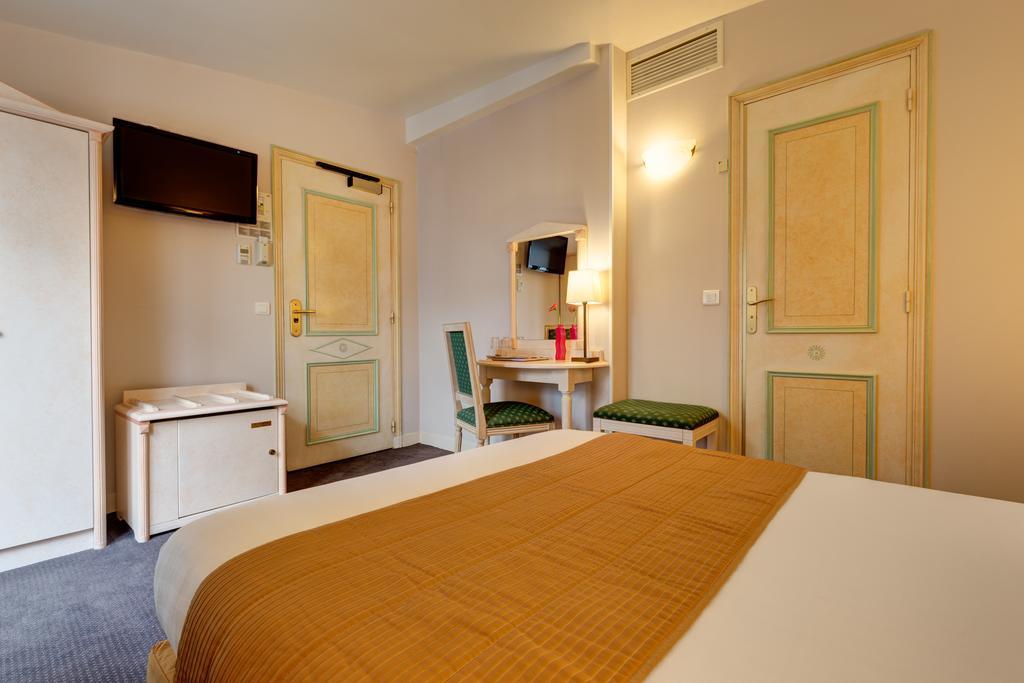 Hotel Louvre Sainte Anne París Exterior foto